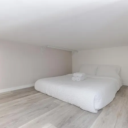 Mykeypers - Elegant With Terrace 4p - 01 * مالاكوف